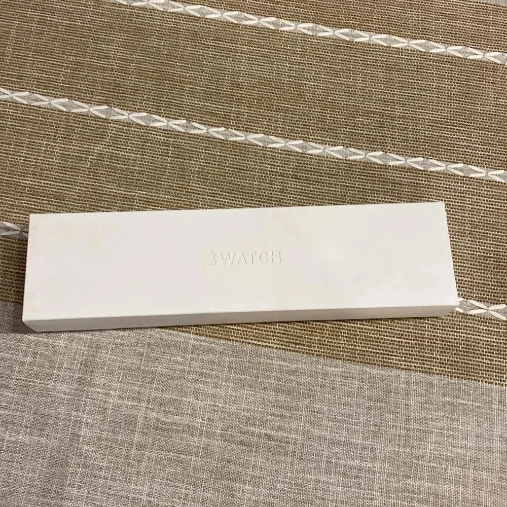 FREE 💗With Purchase💗 Apple | Watch box